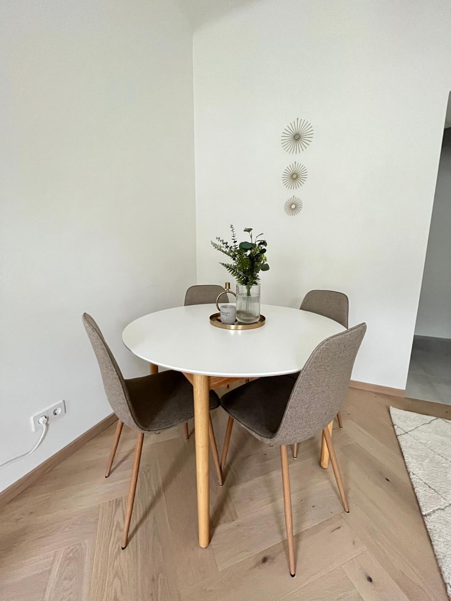 Luxurious One Room Apartment Near Schoenbrunn Palace Bécs Kültér fotó