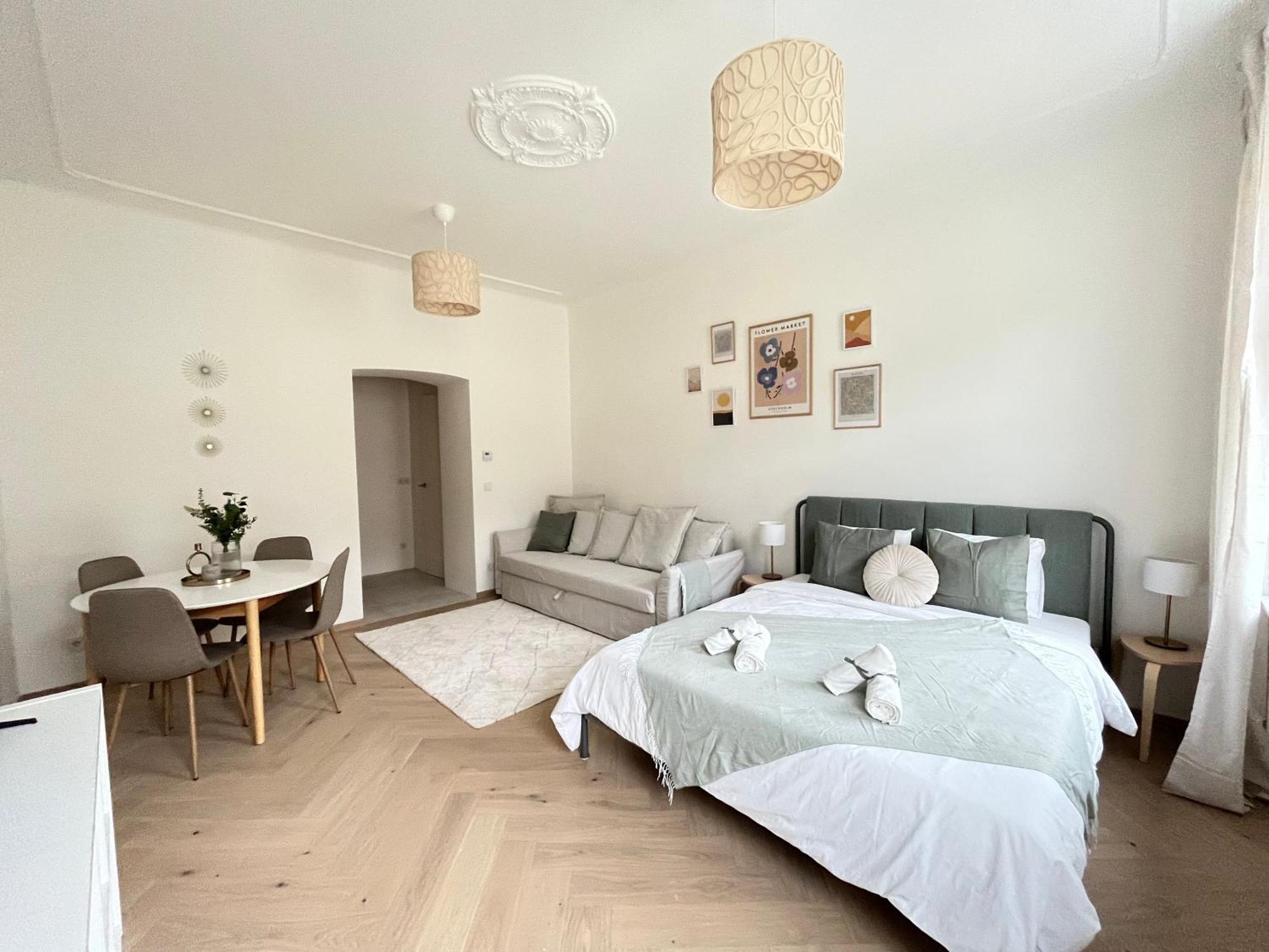 Luxurious One Room Apartment Near Schoenbrunn Palace Bécs Kültér fotó